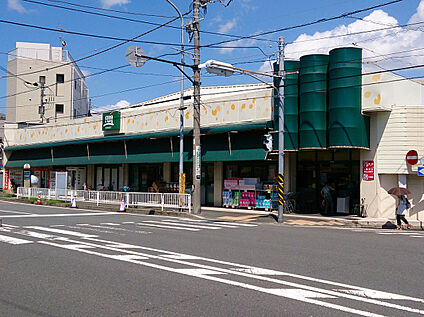 FUJI伊勢町店 900ｍ
