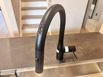 デザイン性と機能性を兼ね備えた最新タッチレス水栓