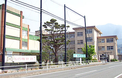 福岡市立内野小学校 1298ｍ(徒歩17分)