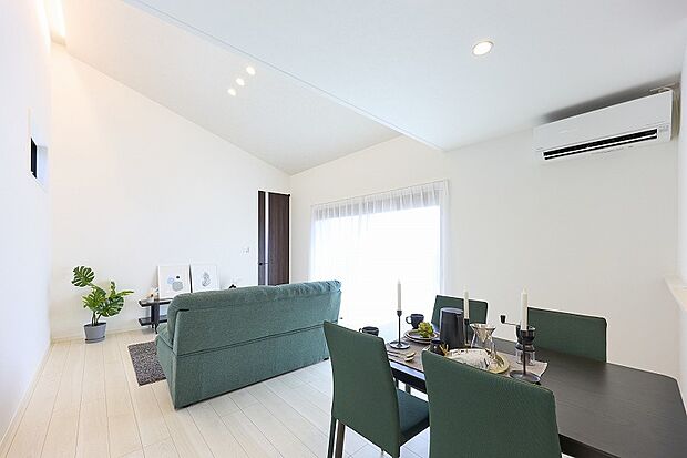 インテリアスタイルに合わせて、トータルコーディネートしているので、そのままオシャレに住んでいただけます。（家具・カーテン・照明付き）（LDKのみ）