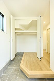 【1号地】玄関収納