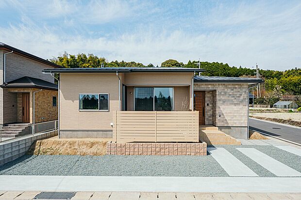 回遊動線の家事楽なロフト付き平屋