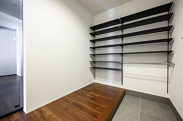 【シューズクローゼット】大容量のシューズクローゼット。