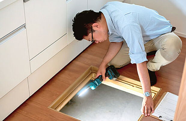 【定期点検】お引き渡し後1カ月、1年、2年、5年、10年、15年のタイミングで、小屋裏、床下などの定期点検を行います。期点検の際に、住まいの不具合や、ご要望などの相談にも対応しますので、担当スタッフまでお伝えください。