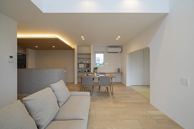 【リビング】プロの設計士が、家事楽な間取りから家具・照明に至るまで一貫してデザイン。