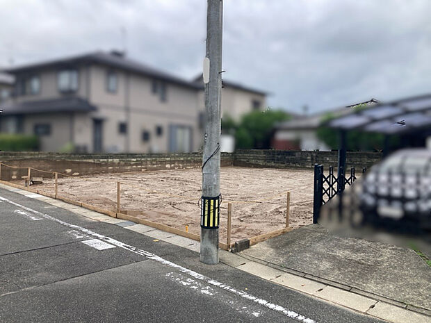 現地写真　撮影時期:2026年7月下旬建物完成予定:2026年11月中旬
