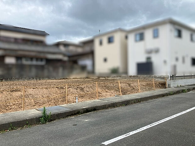 【現地写真】接道状況:西7.3m公道、北5.8m公道