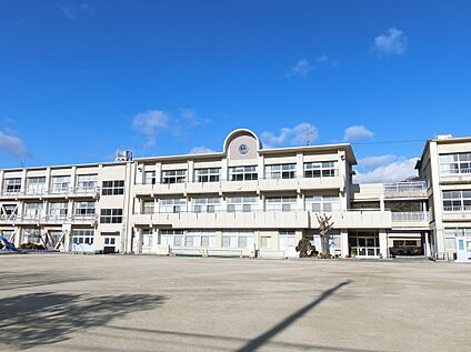 藤川小学校 1609ｍ(徒歩21分)