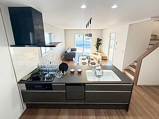 ＜深谷市岡10区画＞太陽光発電（IGNITUREソーラー）搭載の分譲地。クリアネット網戸標準装備。 その他