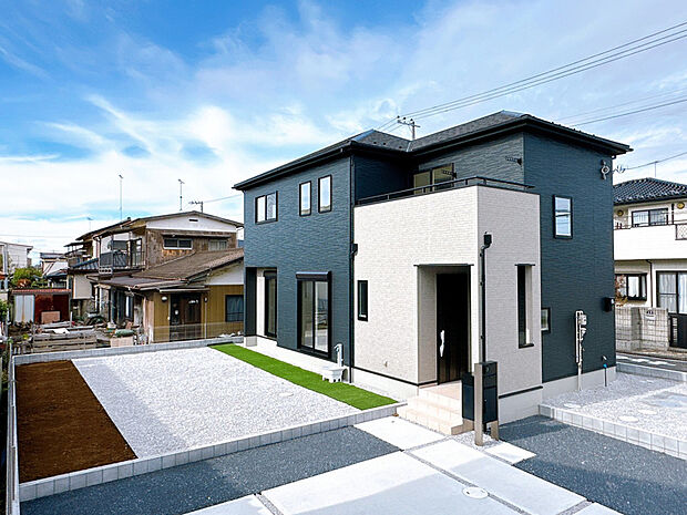 【外観】落ち着いた色合いの配色が、安心感を与えてくれる外観デザインとなっております。(2025年11月2日撮影)