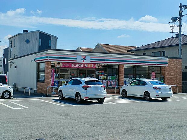 セブンイレブン小山神山店（約180m）