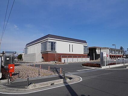 花園総合支所 約590ｍ(徒歩8分)