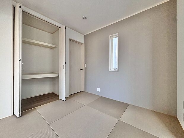 【さいたま市緑区中尾1号棟　　和室】和室4.5帖　和室にも収納がありますのでお布団やお子様の節句用品の収納に便利です