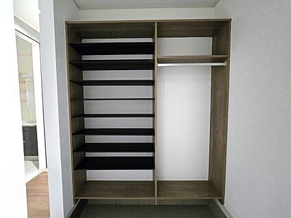 【4号棟 玄関収納】