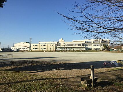 幸手市立長倉小学校 約630ｍ(徒歩約8分)