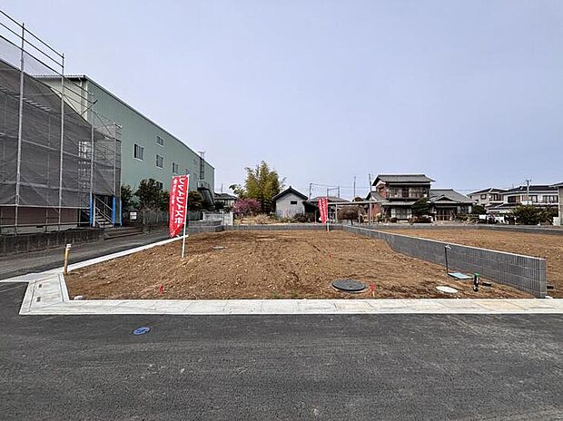 【【1号棟 現地】】土地40.71坪!角地につき、採光・通風に優れた明るく開放的な住まいを実現できます♪