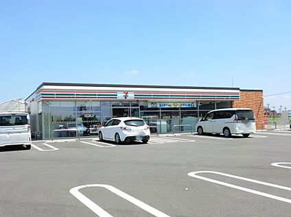 セブンイレブン 伊勢崎西小保方町店 約260m(徒歩約4分)
