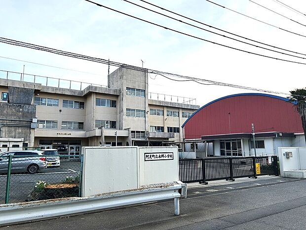 本郷小学校（約770m）