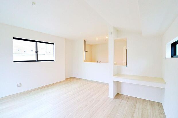 ~Living Room~家族の温かさと陽光の暖かさ、楽しい毎日と明るい未来を予感させる「空間が織り成すひとつ先の住み心地」を演出します。