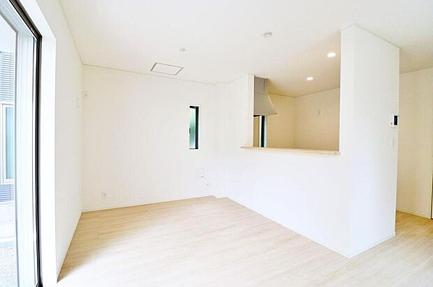 ~Living Room~
カウンターキッチンを採用したプラン!お食事の準備をしながらご家族との会話を楽しめます。