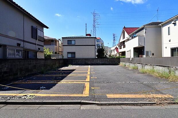 これから徐々に家の骨組みが出来上がっていきます。どんな家が建つのか楽しみですね♪