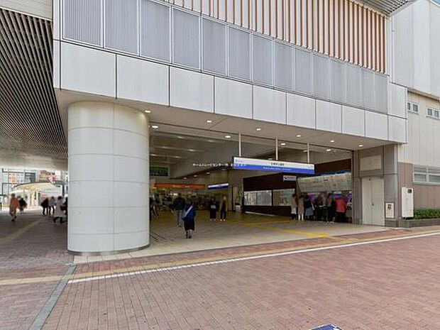 西武池袋線「石神井公園」駅より徒歩14分のロケーションです。