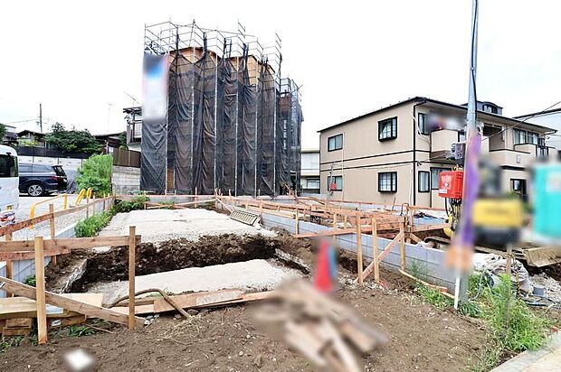 【現地外観写真】10月完成予定です!2路線2駅利用可の恵まれたロケーション♪城北中央公園徒歩圏の緑豊かな住環境です!