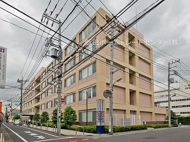 公益財団法人東京都医療保健協会練馬総合病院(約500m)