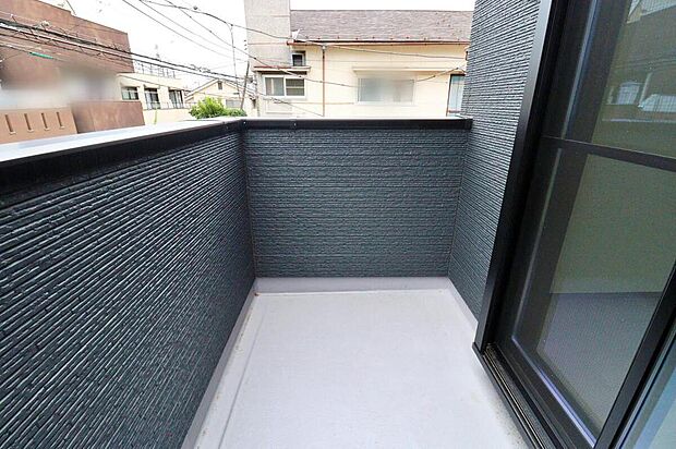 【バルコニー】南面にバルコニーを配置しました!これなら、洗濯物も早く乾きそうですね♪