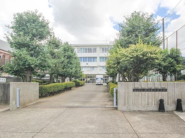 狛江市立狛江第四中学校(約222m)