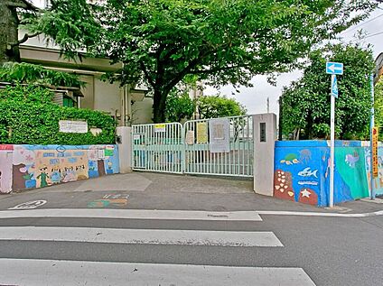 杉並区立東田小学校 530m(徒歩7分)