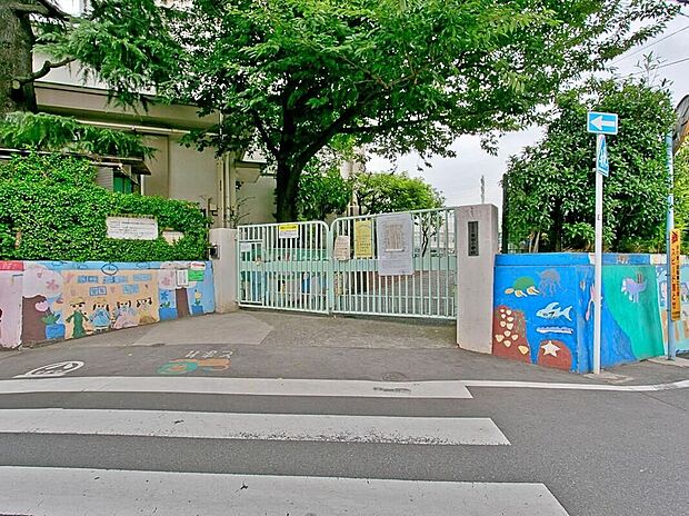 杉並区立東田小学校（約530m）