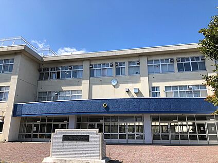 篠路西中学校 約2560～2650ｍ(徒歩約32～33分)