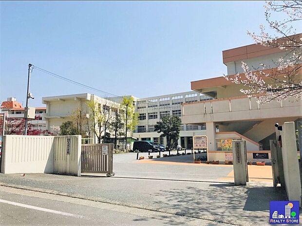 福岡市立大池小学校(約1,200m)