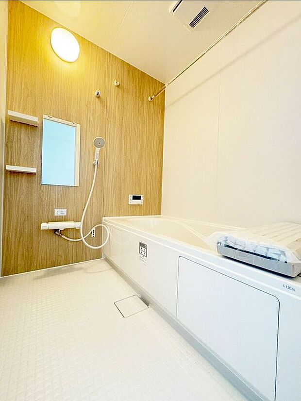 【その他設備】急ぎのお洗濯物などその日のうちに乾く浴室乾燥♪暖房付で寒い日の入浴も快適です♪