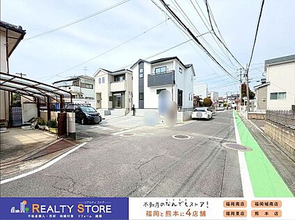 前面道路含む外観