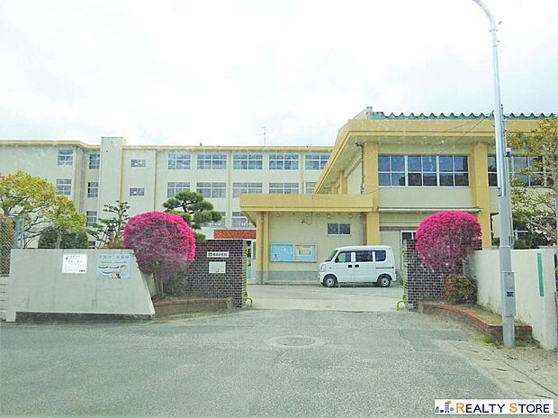 福岡市立老司小学校（約720m）