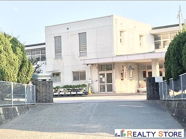 太宰府市立水城西小学校(約1,500m)
