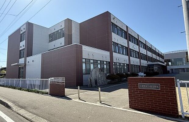 八雲小学校(2025年10月撮影)