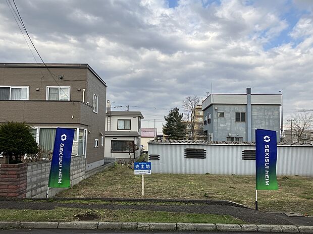 【区画1】正面：171.87m2(51.99坪)。南西入りの広々宅地（2026年4月撮影）