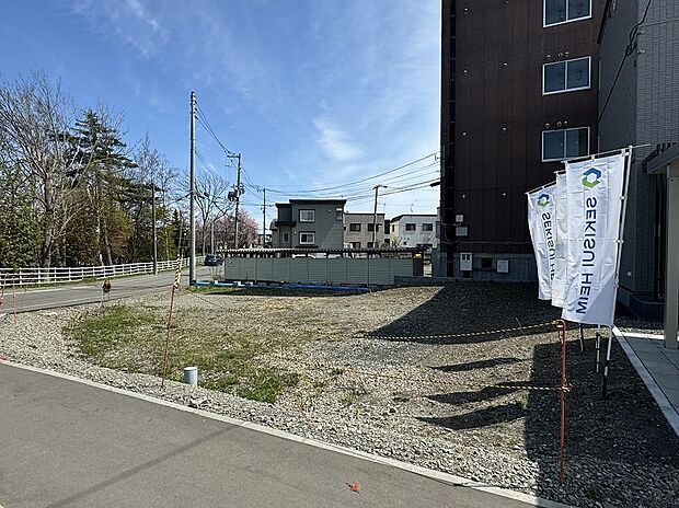 【区画3】正面：JR函館本線「厚別」駅まで徒歩12分！通勤・通学に便利なエリア（2025年4月撮影）