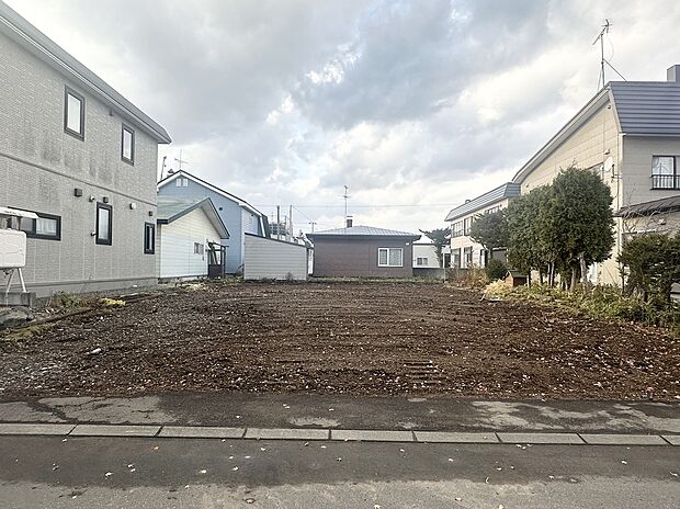 【正面】241.00m2（72.90坪）の整形地（2025年11月撮影）