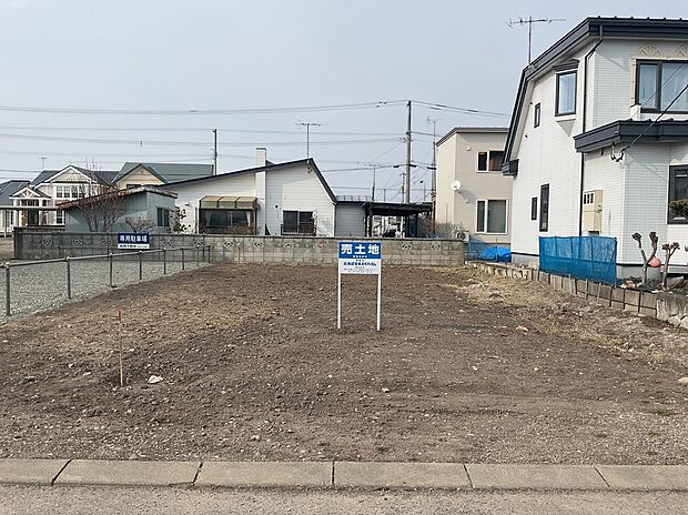 バス停まで徒歩1分の立地（2026年4月撮影）