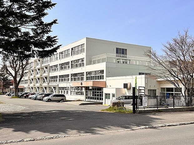 真駒内曙中学校(2025年5月撮影)