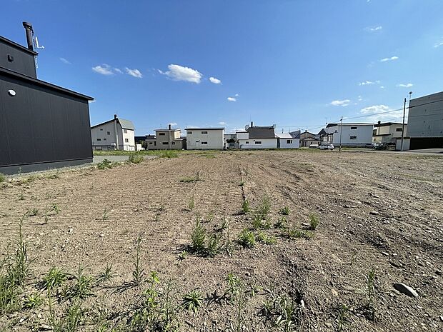 【区画2】正面：297.01m2(89.84坪)の北向きの整形地（2025年6月撮影）