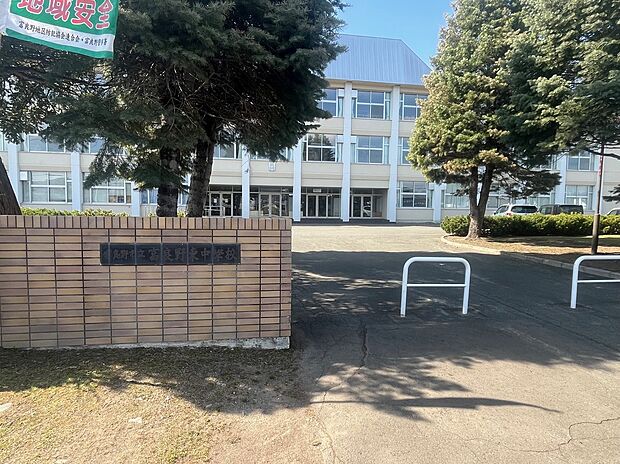 富良野東中学校(2026年4月撮影)