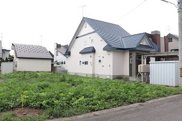 【【区画2】左から撮影】徒歩圏内にお買い物施設充実(2026年7月撮影)