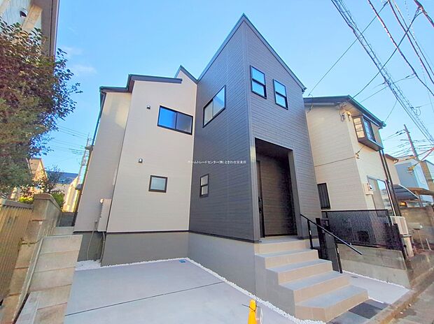 ☆外観の様子☆
東武東上線「朝霞台」駅歩９分、「志木」駅歩11分、JR武蔵野線「北朝霞」駅の3駅利用可できるポジション♪
暮らしを支える、充実の商業施設が徒歩圏内。