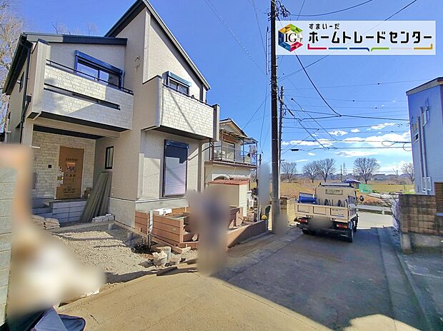 ☆前面道路の様子☆
カースペースございます。
平日・お仕事帰りなど、いつでもご案内いたします！お気軽にお問い合わせ下さい。