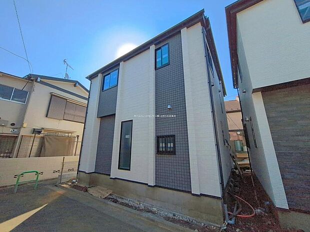 ☆外観の様子☆
地震に強い家。
確かな品質、柔軟性のある家。
住宅性能表示「建設」「設計」W取得!
納得のできるお家探し、お手伝いいたします。